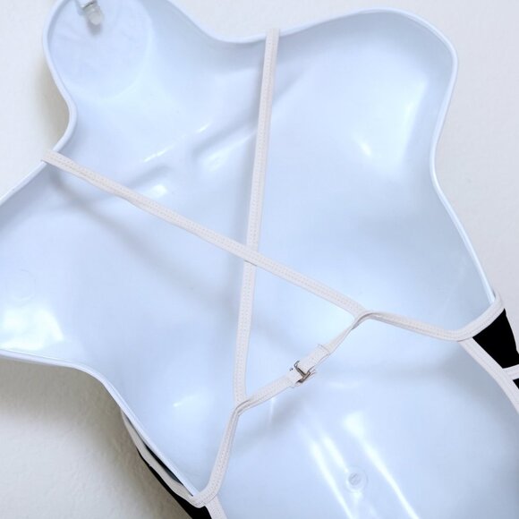 Nike One Piece Swimsuit - Picture 5 of 8